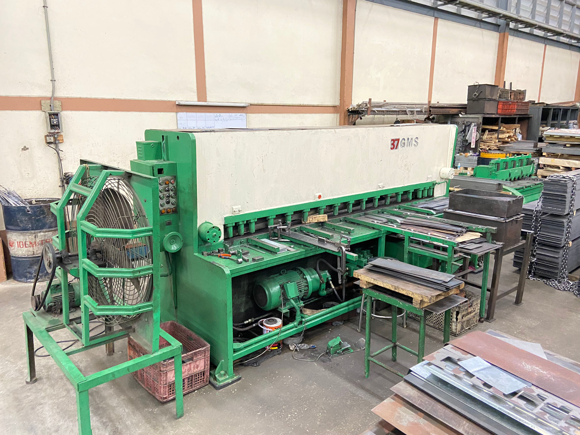 เครื่องตัดเหล็ก